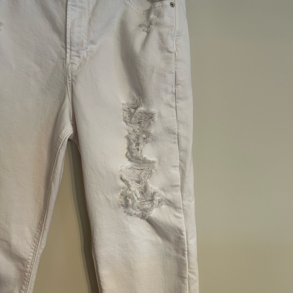 American Eagle White Stretch Distressed Mom Jeans Size 12 X-Short - Picture 2 of 8